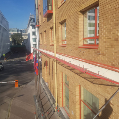 Защитно-улавливающие экраны на стройплощадке